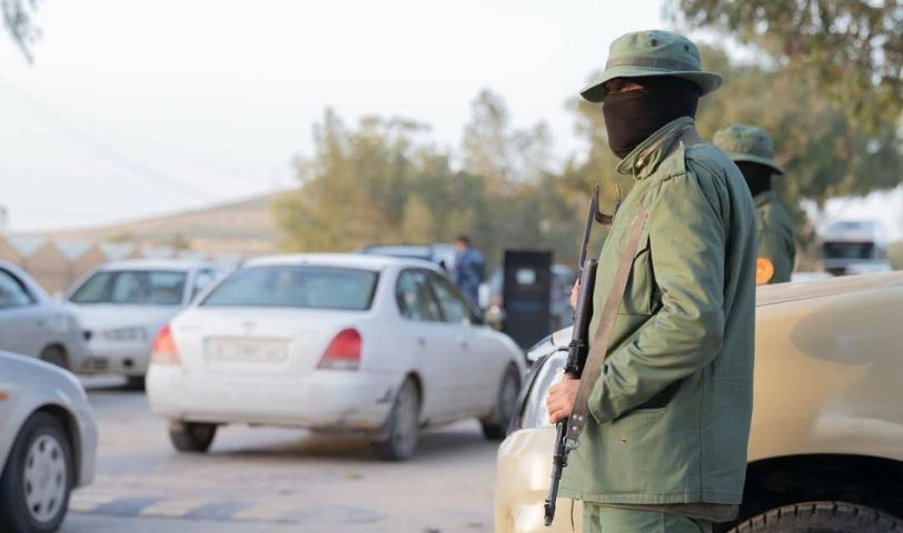 A checkpoint manned by an armed group in Tripoli – Source Social media platforms