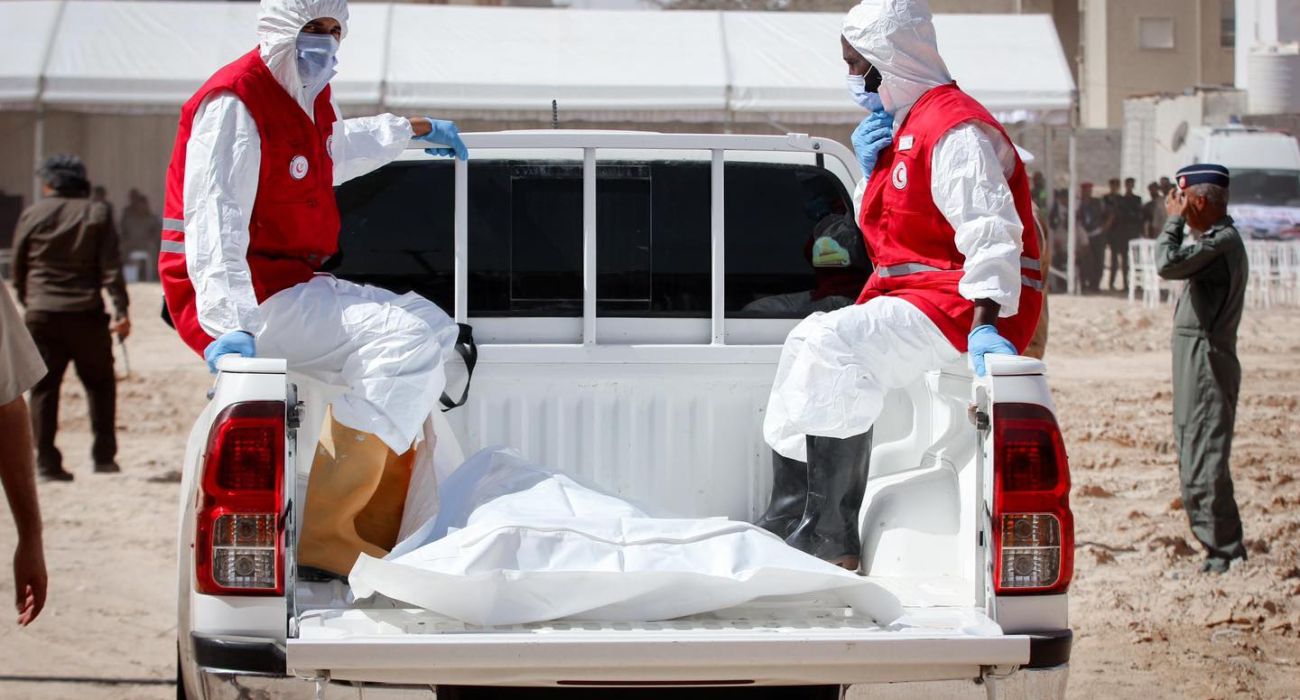 Libyan-Red-Crescent-Society-Sabratha-branch-recovering-bodies-of-migrants