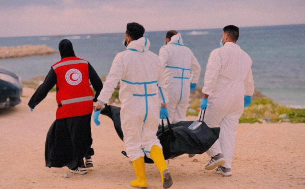 The Libyan Red Crescent Tripoli branch retrieves the body of a migrant – Source: Social media