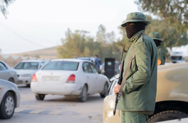 A checkpoint manned by an armed group in Tripoli – Source Social media platforms