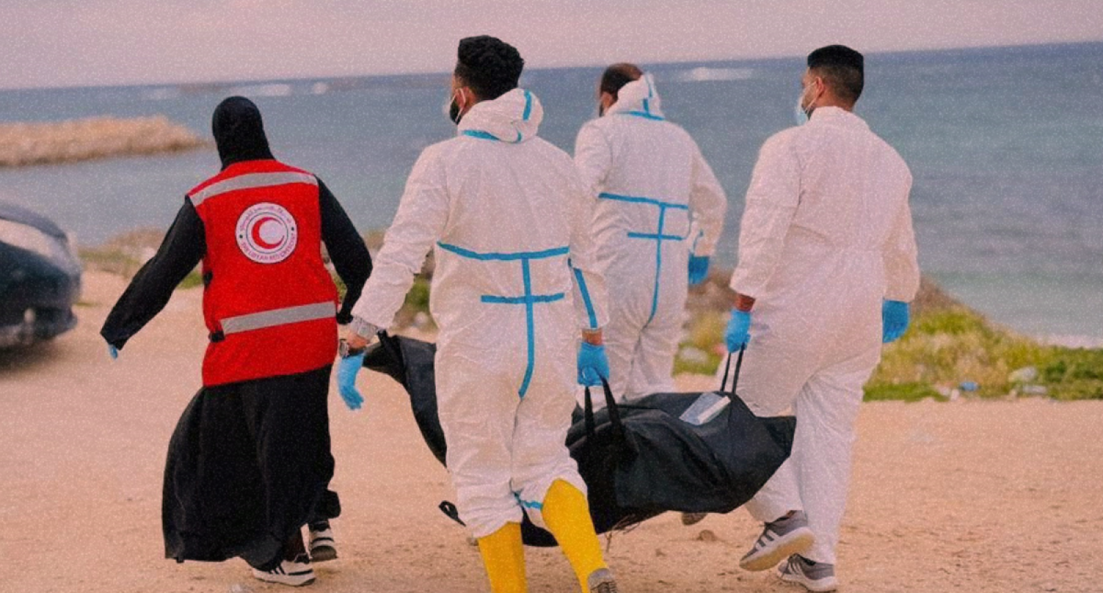 The Libyan Red Crescent Tripoli branch retrieves the body of a migrant – Source: Social media