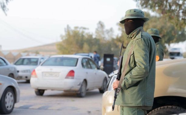 A checkpoint manned by an armed group in Tripoli – Source Social media platforms