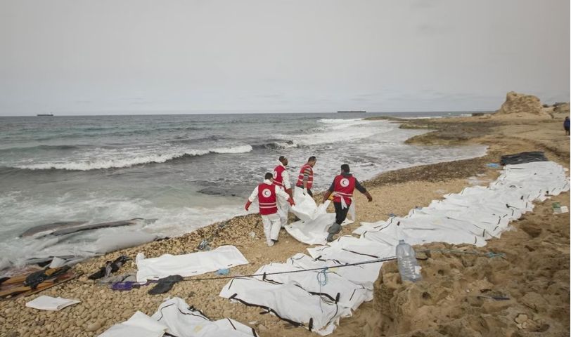 الهلال الأحمر ينتشل جثث مهاجرين غير قانونيين على سواحل