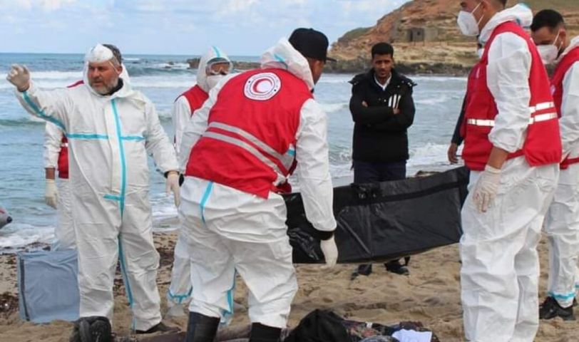 غرق مهاجرين قبالة شواطئ الخمس