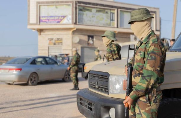 نقطة تفتيش لجماعة مسلحة في طرابلس - المصدر: منصات التواصل الاجتماعي