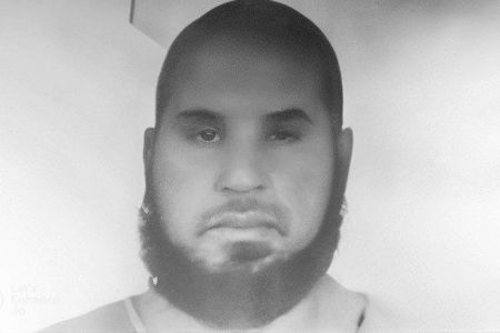 خالد الهيشري - متهم بجرائم حرب وجرائم ضد الإنسانية ومطلوب من قبل المحكمة الجنائية الدولية - المصدر - مواقع التواصل الاجتماعي