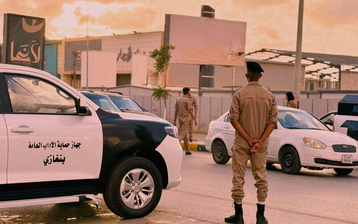 نقطة تفتيش تابعة لجهاز حماية الآداب العامة – فرع بنغازي، التابع لوزارة الداخلية المصدر: مواقع التواصل الاجتماعي