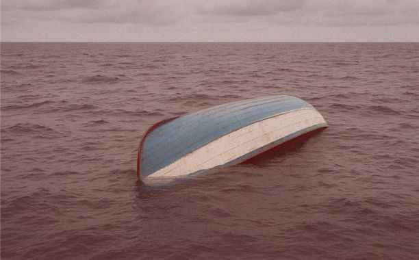 صورة توضيحية لقارب يغرق - مولدة بواسطة الذكاء الاصطناعي