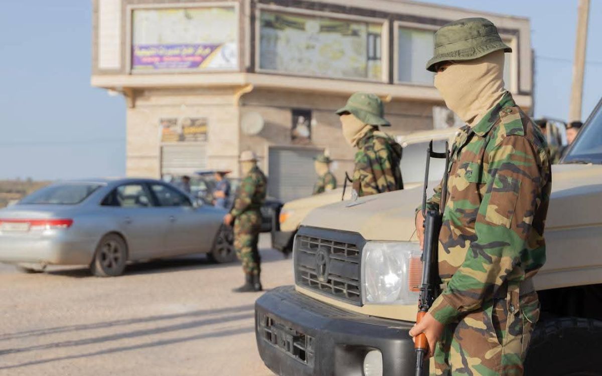 نقطة تفتيش لجماعة مسلحة في طرابلس - المصدر: منصات التواصل الاجتماعي