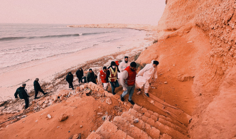 انتشال جثامين ثلاثة قُصّر قرب شاطئ الجرف في صبراتة – المصدر: الهلال الأحمر الليبي – فرع صبراتة